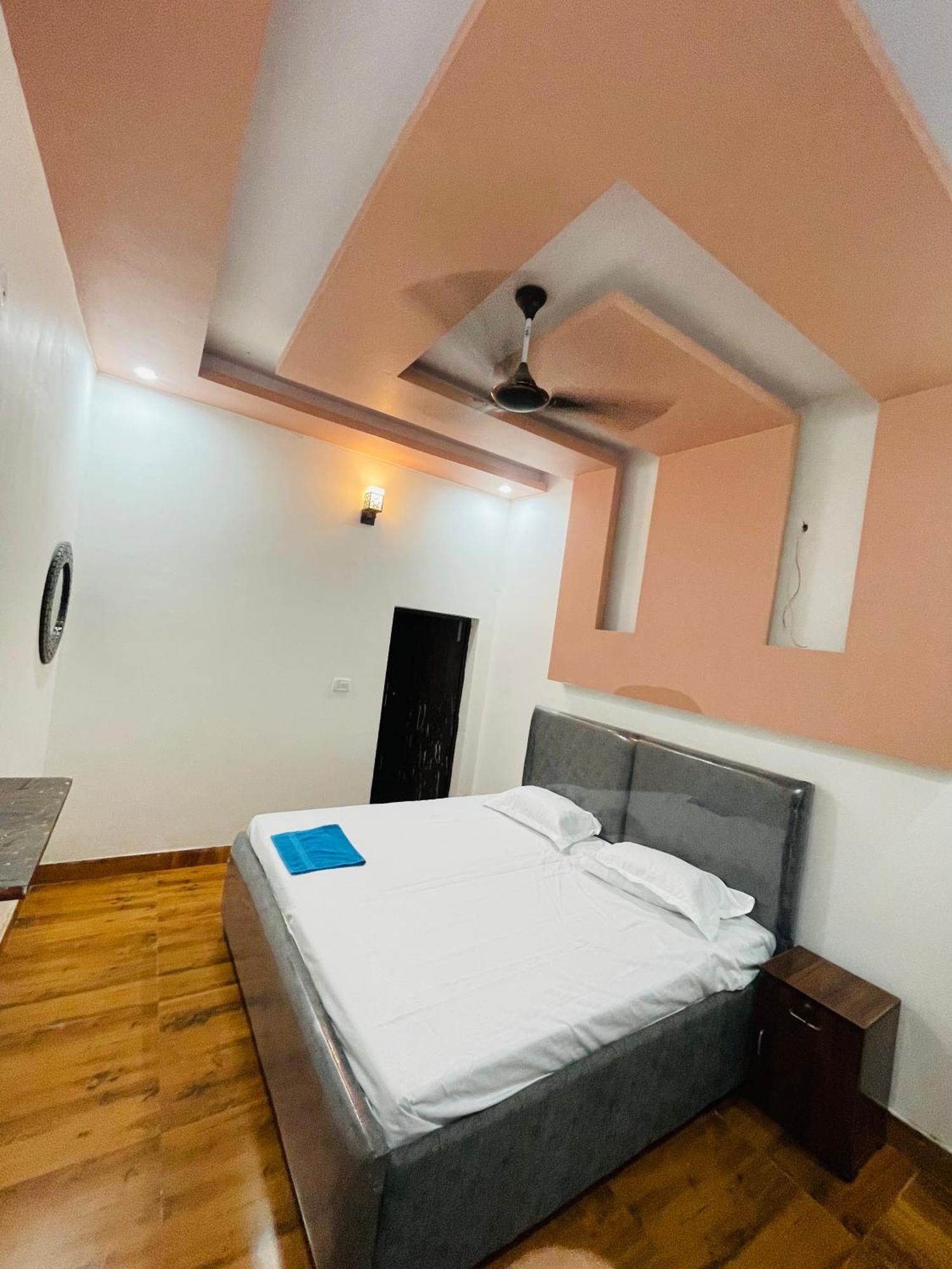 Shimmer Farms Faridabad Exterior photo